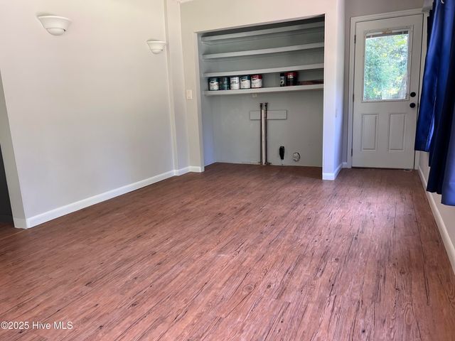 2088 Dawson Cabin Road, Jacksonville, NC 28540