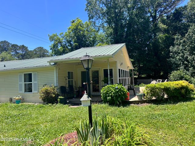 2088 Dawson Cabin Road, Jacksonville, NC 28540
