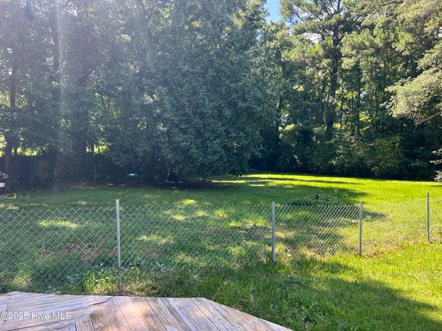 2088 Dawson Cabin Road, Jacksonville, NC 28540
