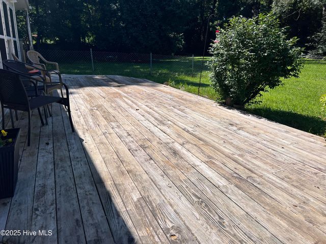 2088 Dawson Cabin Road, Jacksonville, NC 28540