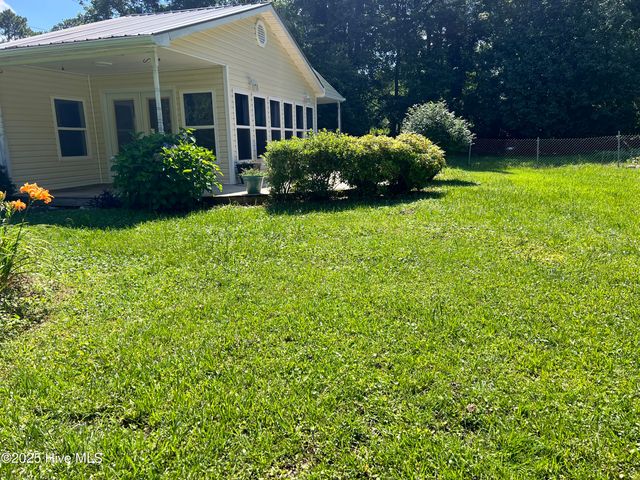 2088 Dawson Cabin Road, Jacksonville, NC 28540