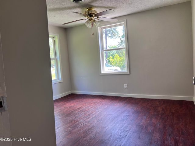 2088 Dawson Cabin Road, Jacksonville, NC 28540