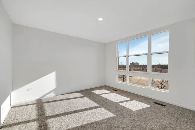 392 Summit Circle, Lombard, IL 60148
