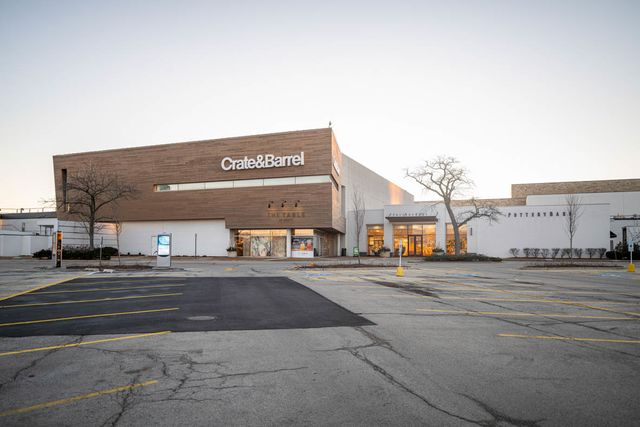 392 Summit Circle, Lombard, IL 60148