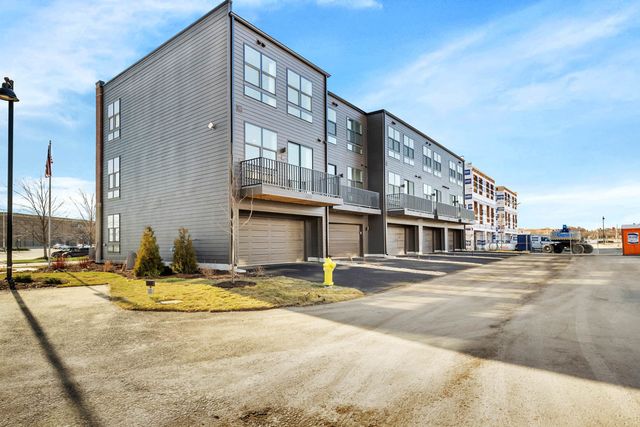 392 Summit Circle, Lombard, IL 60148