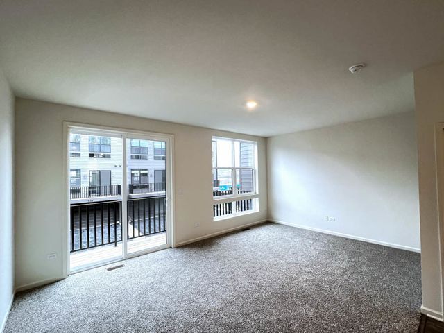 392 Summit Circle, Lombard, IL 60148