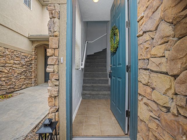 6755 S VALANCE LANE LN, West Jordan, UT 84084