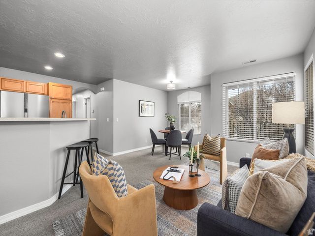 6755 S VALANCE LANE LN, West Jordan, UT 84084