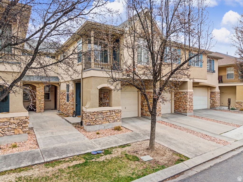 6755 S VALANCE LANE LN, West Jordan, UT 84084
