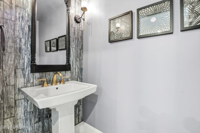 63 Shipyard Dr Apt 405, Hilton Head Island, SC 29928