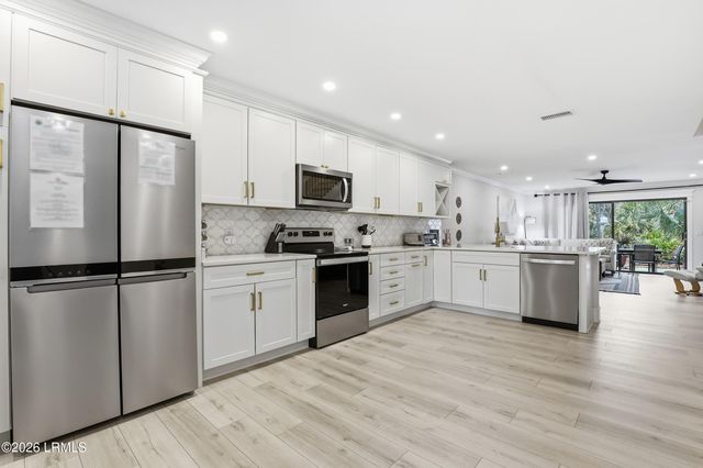 63 Shipyard Dr Apt 405, Hilton Head Island, SC 29928