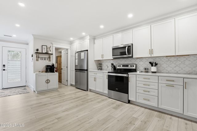 63 Shipyard Dr Apt 405, Hilton Head Island, SC 29928