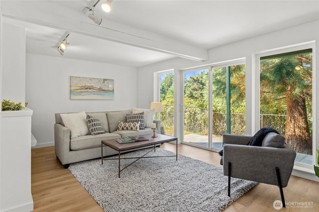 9122 11th Place W, Everett, WA 98204