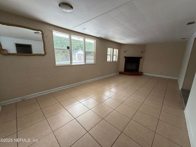 2423 GREEN OAK Drive, Jacksonville, FL 32211