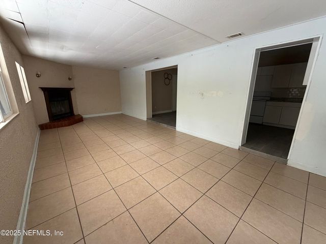 2423 GREEN OAK Drive, Jacksonville, FL 32211