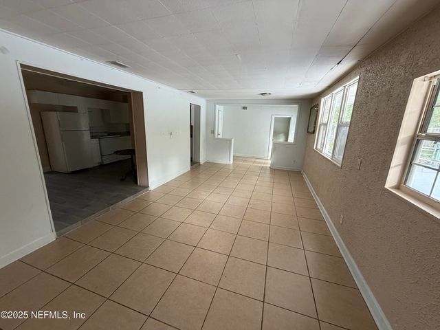 2423 GREEN OAK Drive, Jacksonville, FL 32211