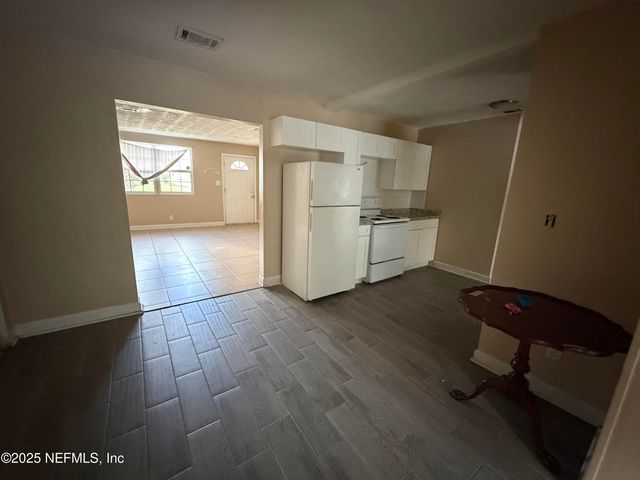 2423 GREEN OAK Drive, Jacksonville, FL 32211