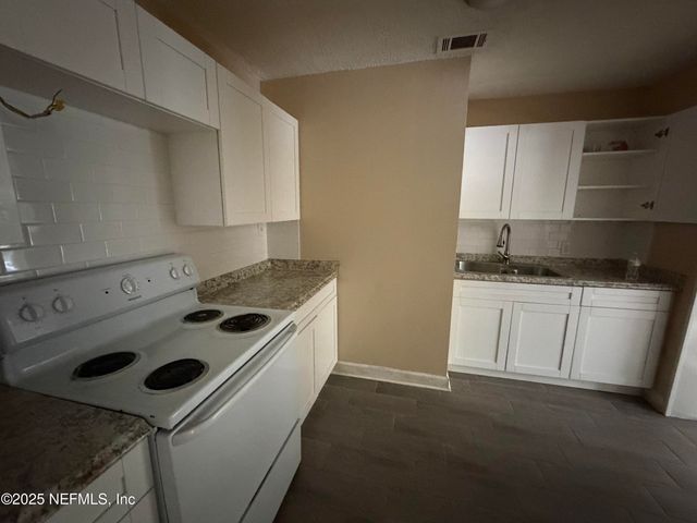 2423 GREEN OAK Drive, Jacksonville, FL 32211