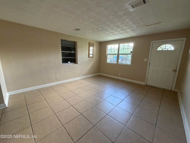 2423 GREEN OAK Drive, Jacksonville, FL 32211