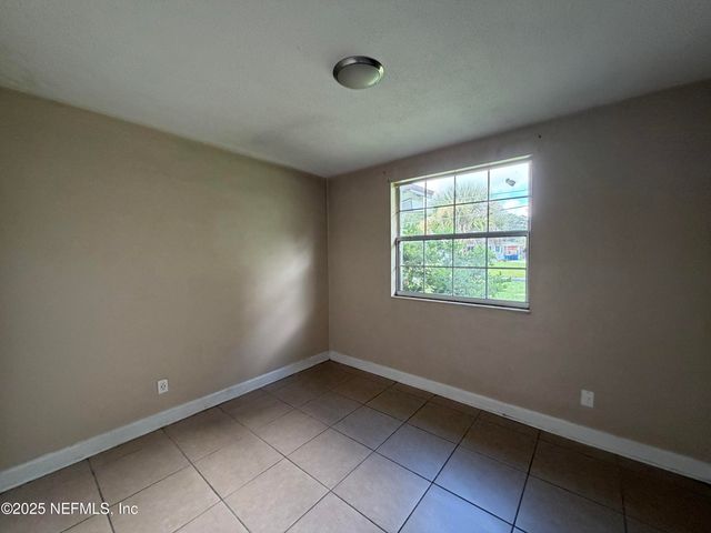 2423 GREEN OAK Drive, Jacksonville, FL 32211