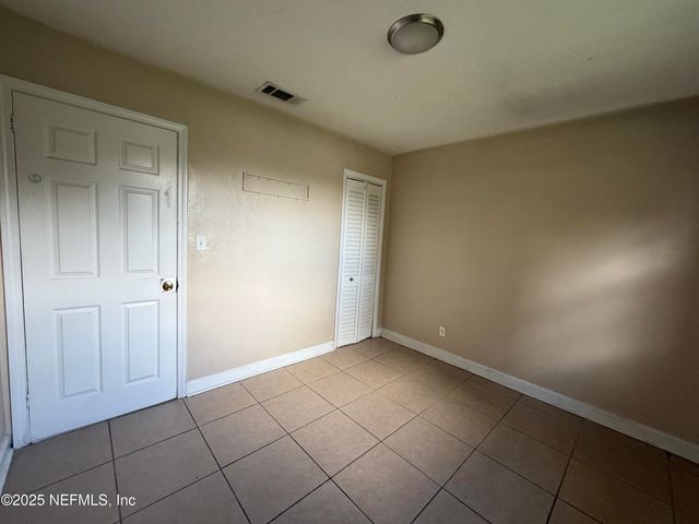 2423 GREEN OAK Drive, Jacksonville, FL 32211