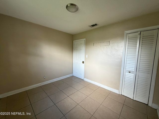 2423 GREEN OAK Drive, Jacksonville, FL 32211