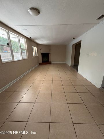 2423 GREEN OAK Drive, Jacksonville, FL 32211