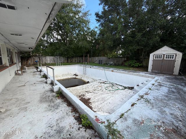 2423 GREEN OAK Drive, Jacksonville, FL 32211