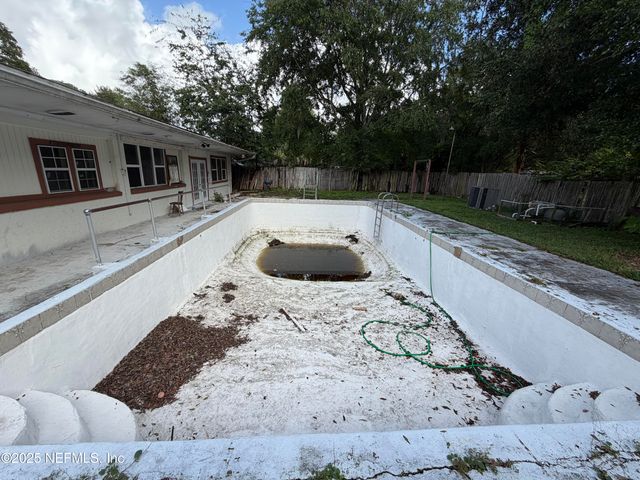 2423 GREEN OAK Drive, Jacksonville, FL 32211