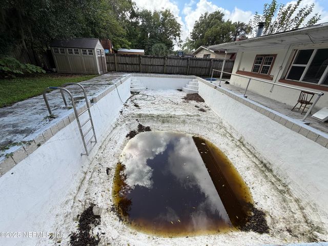 2423 GREEN OAK Drive, Jacksonville, FL 32211
