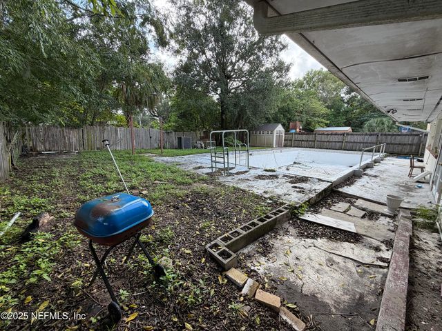 2423 GREEN OAK Drive, Jacksonville, FL 32211