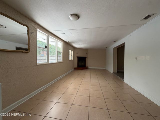 2423 GREEN OAK Drive, Jacksonville, FL 32211