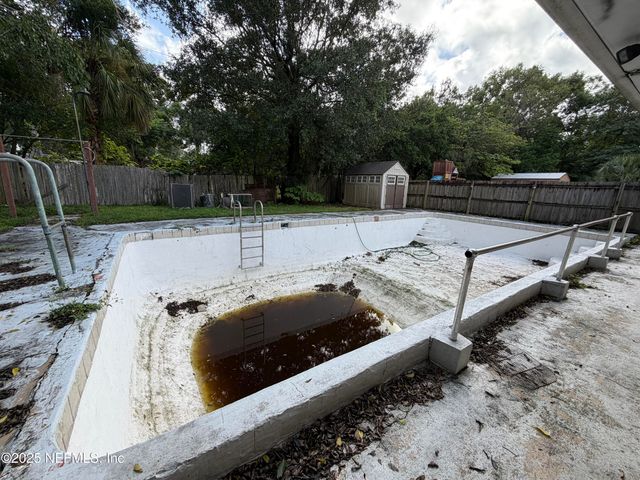 2423 GREEN OAK Drive, Jacksonville, FL 32211