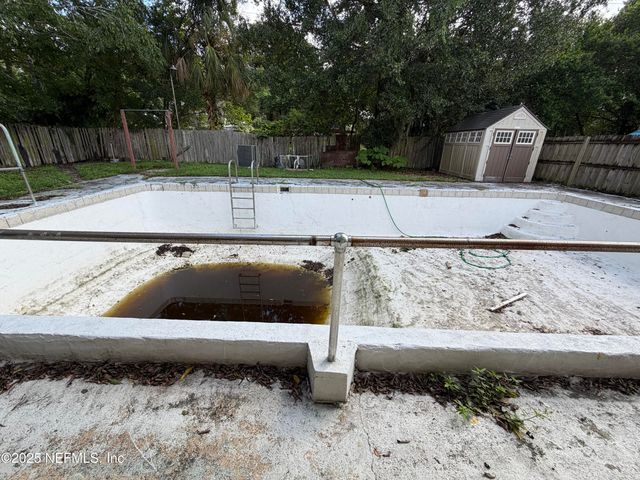 2423 GREEN OAK Drive, Jacksonville, FL 32211