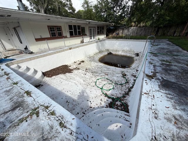 2423 GREEN OAK Drive, Jacksonville, FL 32211