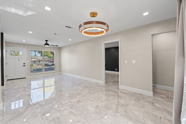 6207 Ivy Hill Road, Fort Worth, TX 76135