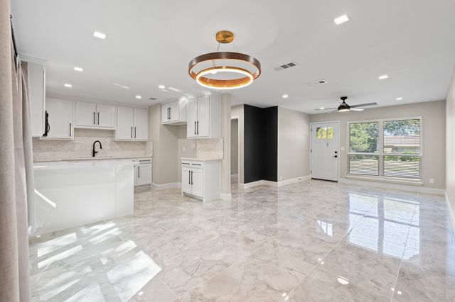 6207 Ivy Hill Road, Fort Worth, TX 76135
