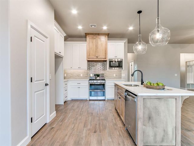 1914 Oakville Court, Norman, OK 73071