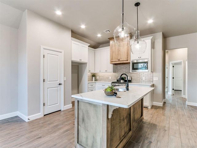 1914 Oakville Court, Norman, OK 73071