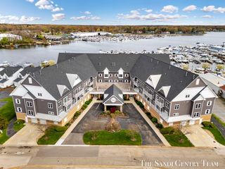 917 W Savidge Street 15, Spring Lake, MI 49456