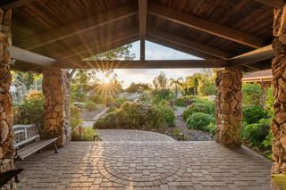 15943 Ranch Hollow Rd, Poway, CA 92064