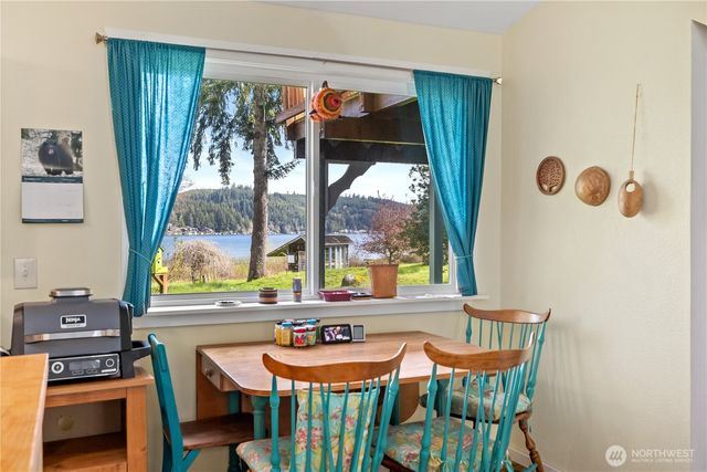 401 Summit Lake Shore Road NW, Olympia, WA 98502
