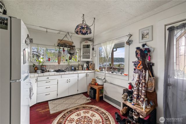 401 Summit Lake Shore Road NW, Olympia, WA 98502