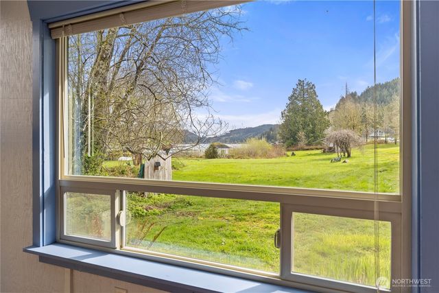 401 Summit Lake Shore Road NW, Olympia, WA 98502