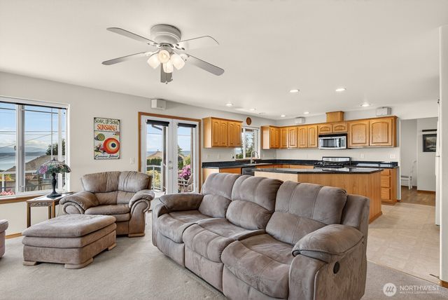 510 Sunnycrest, Camano Island, WA 98282