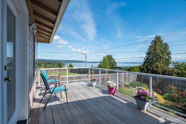 510 Sunnycrest, Camano Island, WA 98282