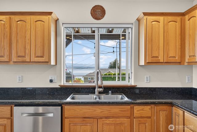 510 Sunnycrest, Camano Island, WA 98282