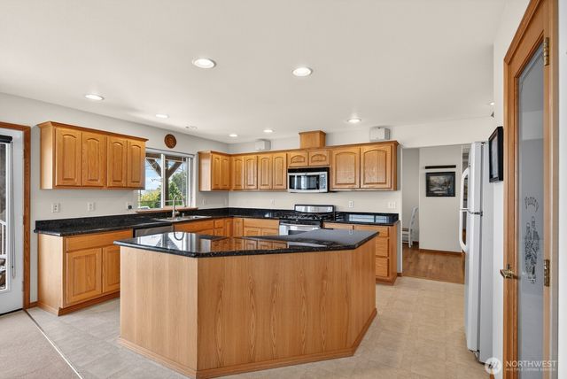 510 Sunnycrest, Camano Island, WA 98282