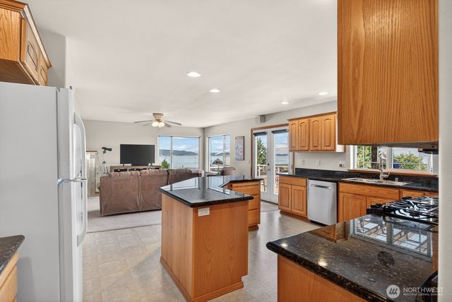 510 Sunnycrest, Camano Island, WA 98282