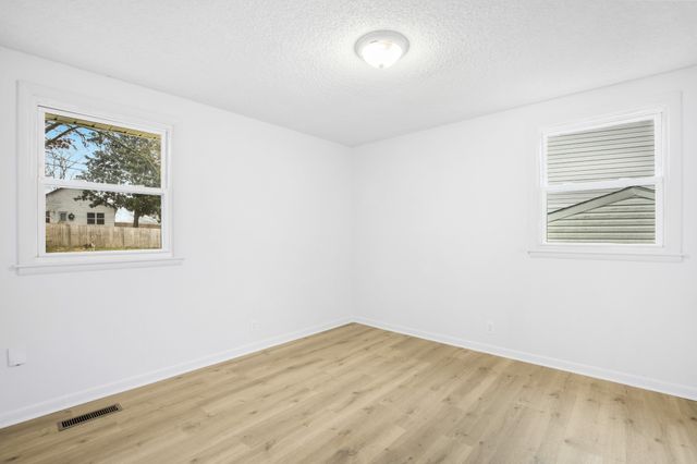 703 Hayes St, Springfield, TN 37172